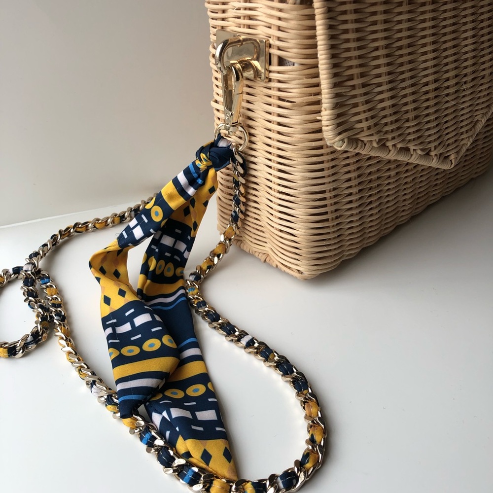 Zara Woven Rattan Bag with *No Chain* - Picture 2 of 6